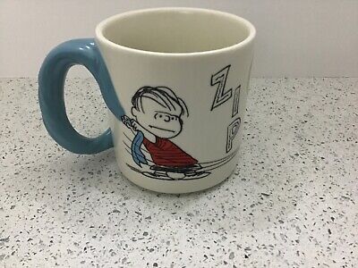 Peanuts Gang Zip Linus Snoopy 3D Blue Blanket Hallmark Coffee Tea Mug 17 OZ 