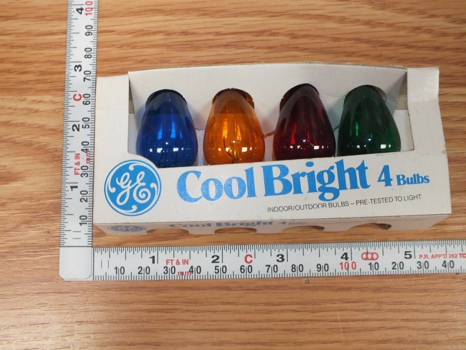 Genuine Vintage Cool Bright Indoor/Outdoor Multi Color Bulbs (4) in Box **READ**