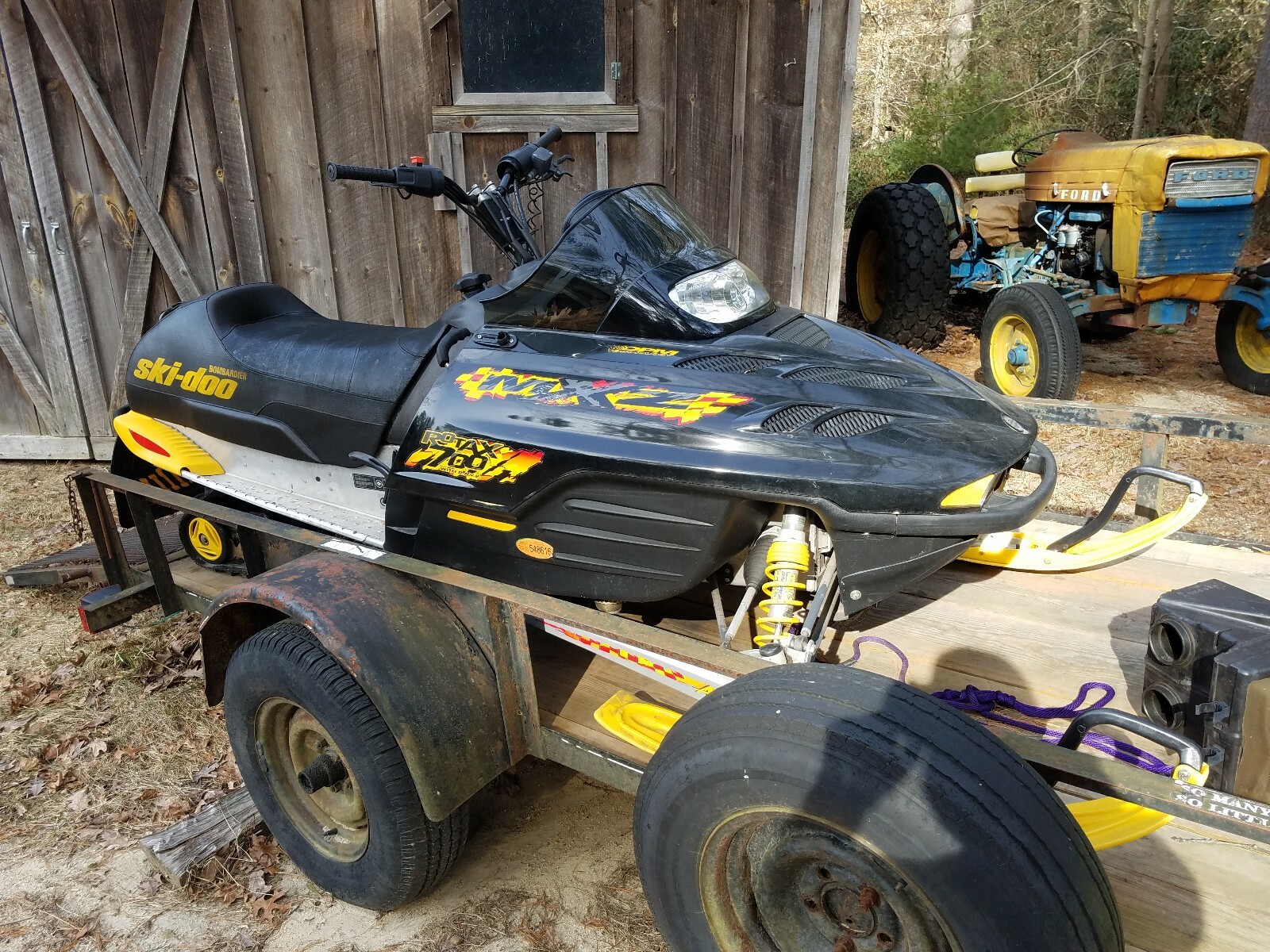 2000 SKI DOO MXZ 700 for parts or repair needs engine work has reverse mxz700