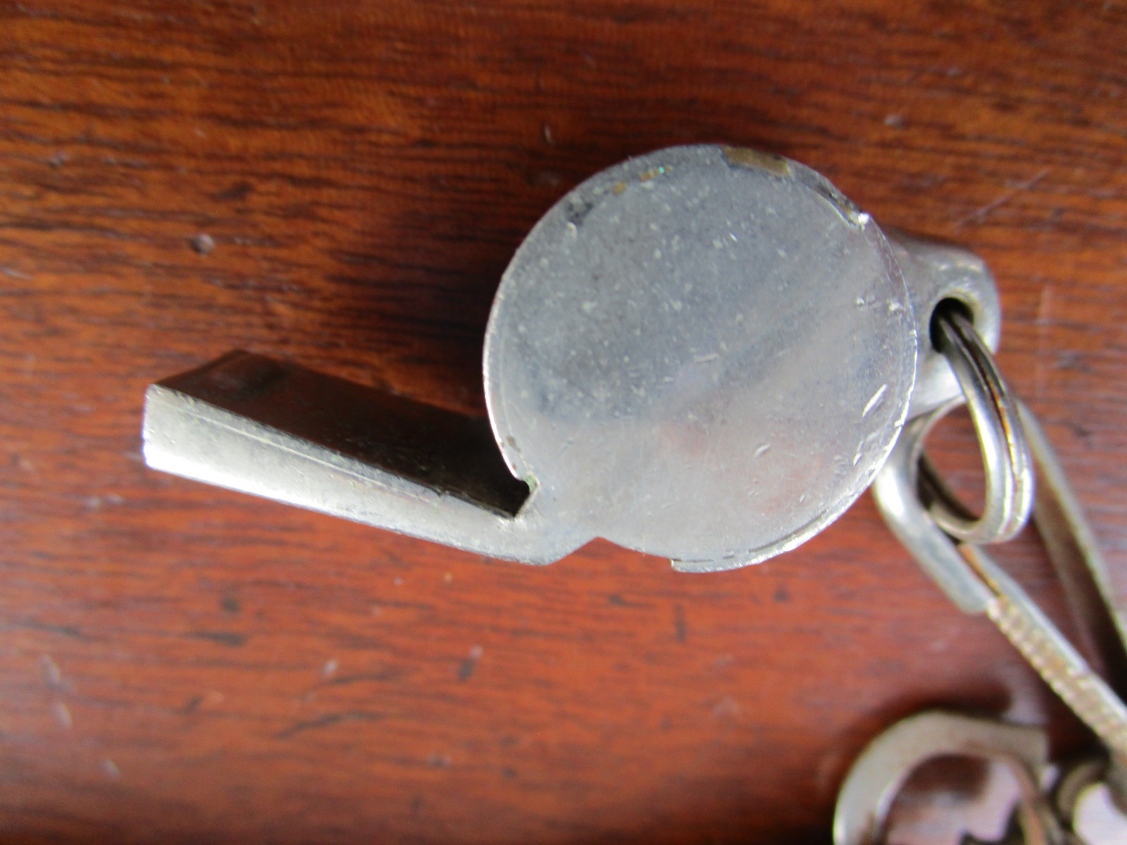 THE ACME THUNDERER POLICE STYLE VINTAGE WHISTLE