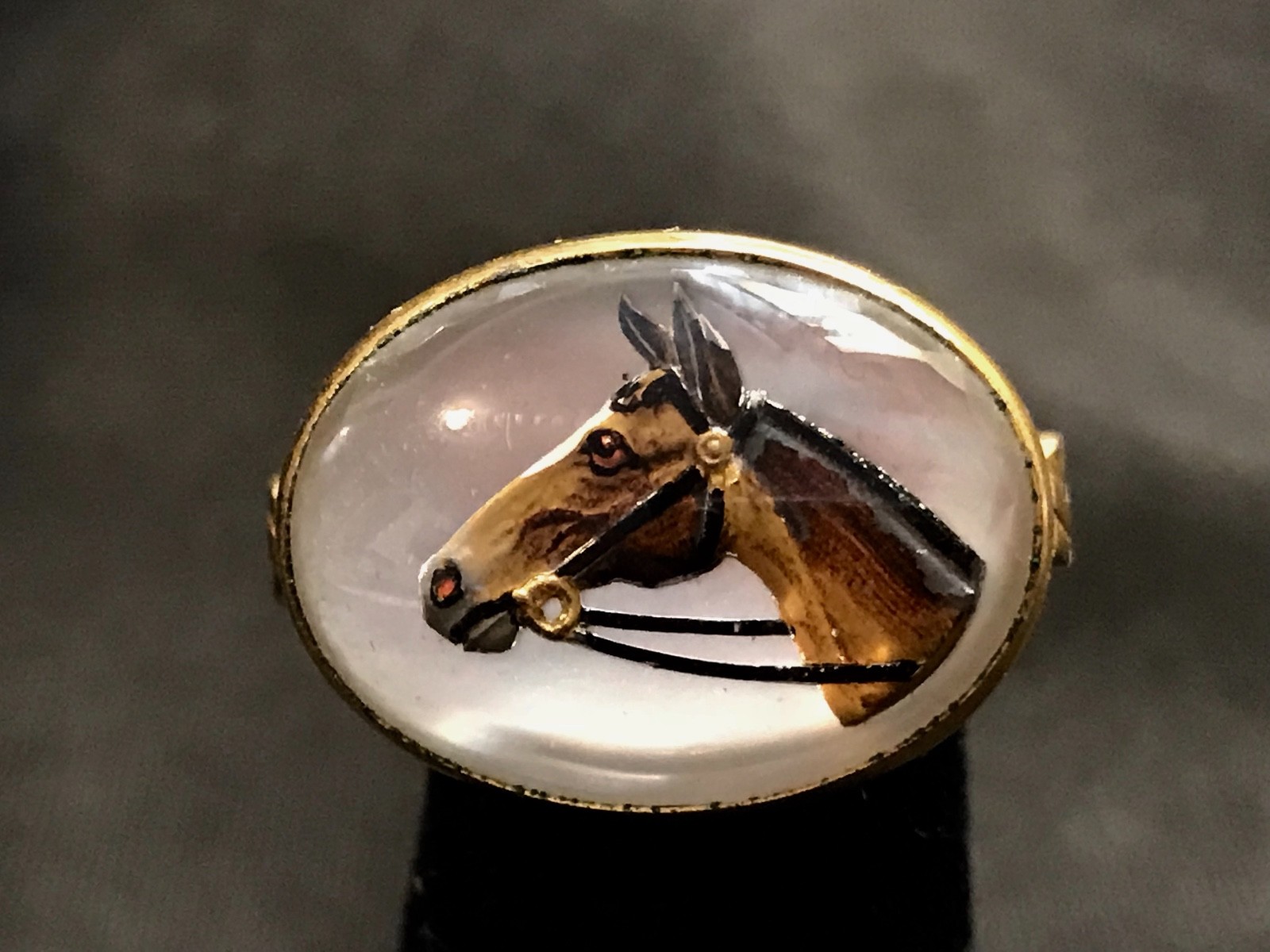 ANTIQUE LOT OF 7 REVERSE PAINTED INTAGLIO GLASS HORSE HEAD COLLECTION FROM 1930s