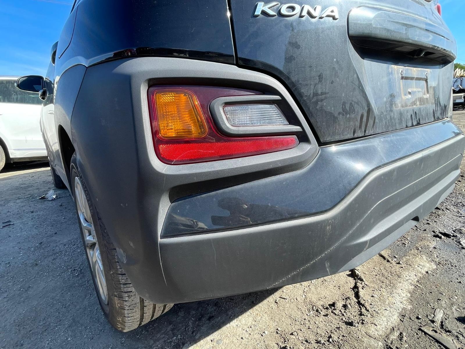 HYUNDAI KONA OS 09/2017-10/2020 LEFT TAILLIGHT IN BUMPER Hyundai