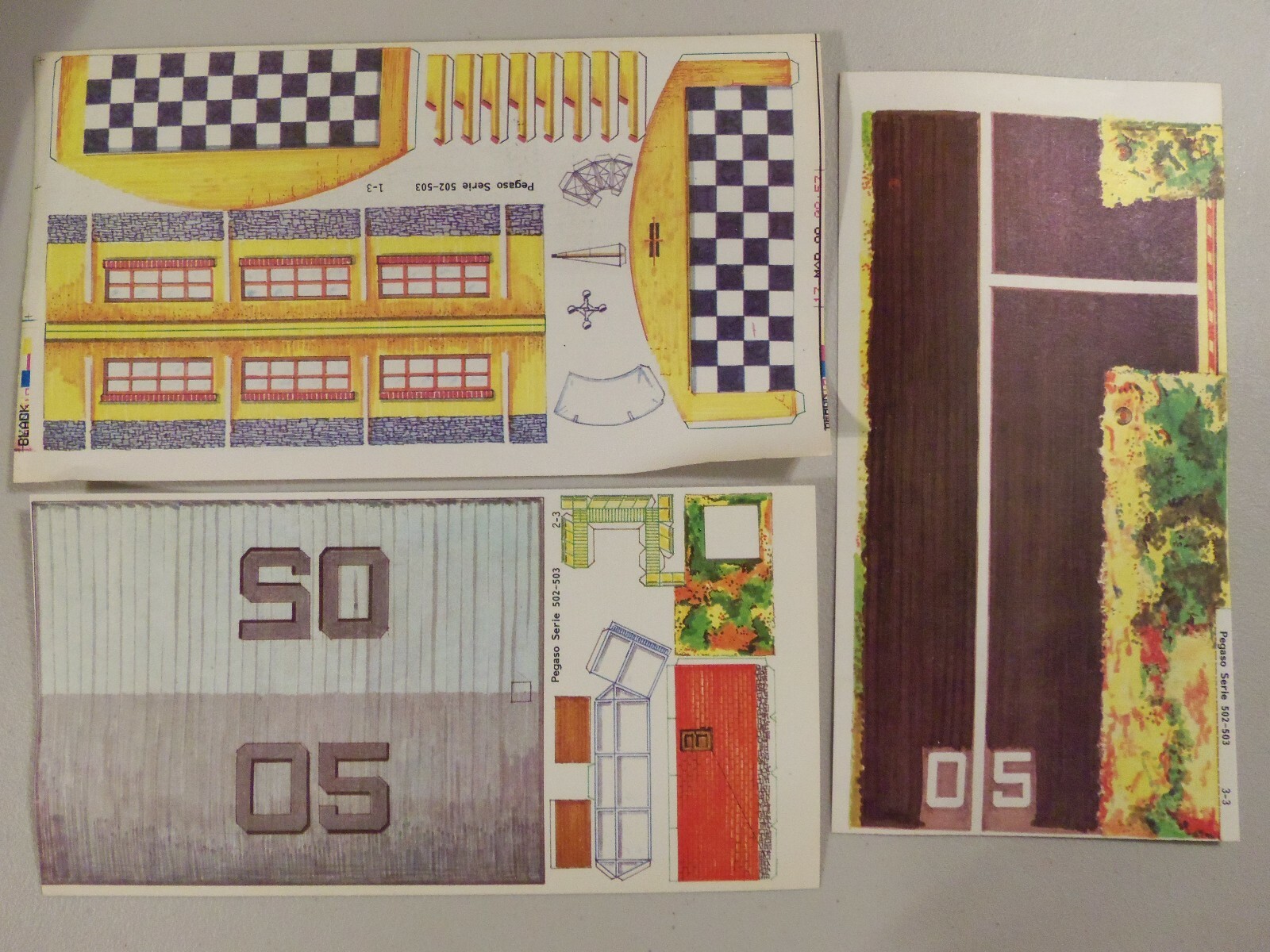 Pegaso  #P5030 1/48 Beechcraft Bonanza with paper airfield hanger diorama cards