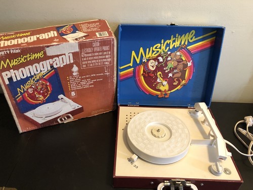 Vintage 1980's Vanity Fair Musictime kiddie record player w/ box No Sound, AS-IS