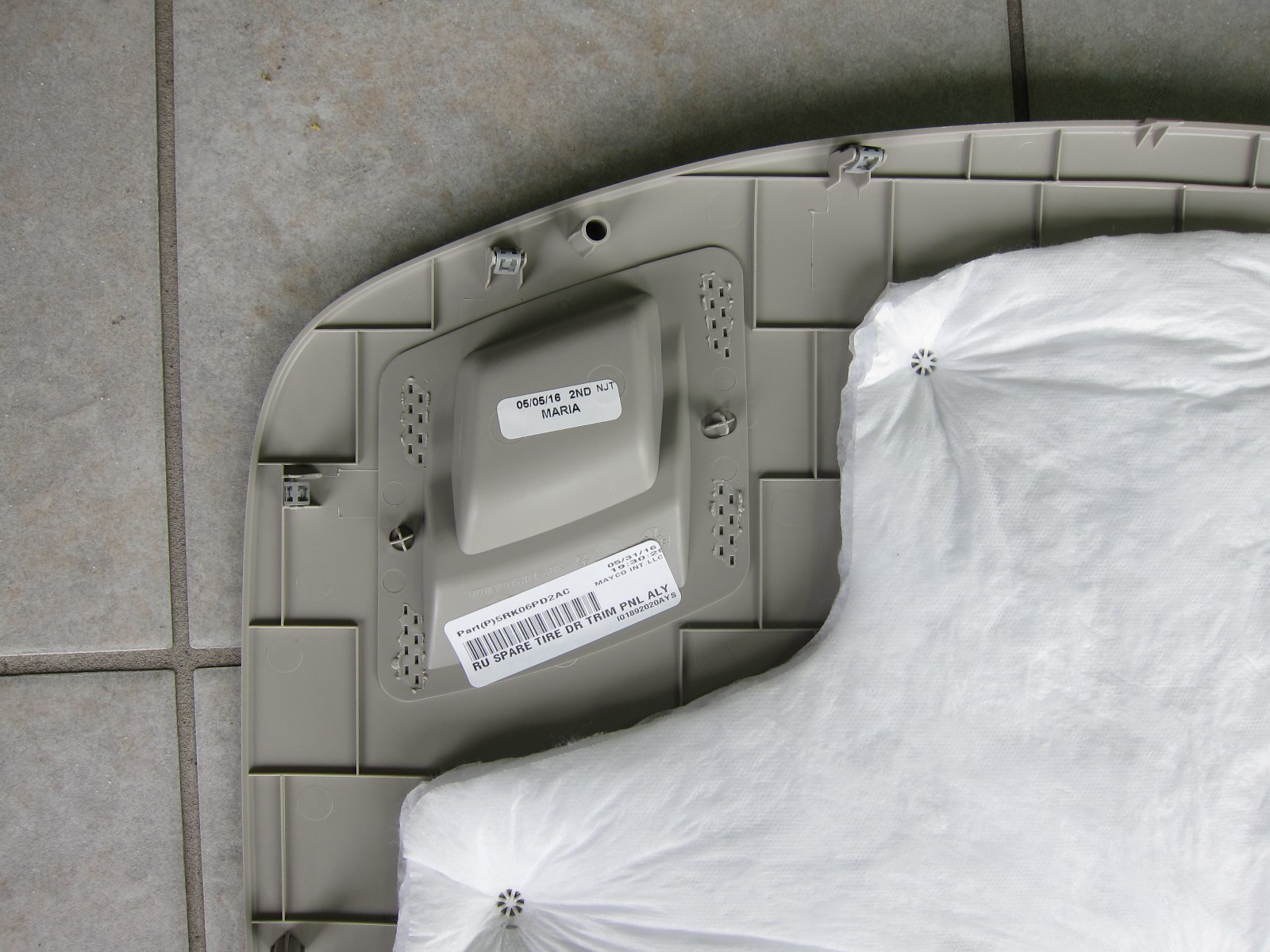 Wheels, Tires & Parts 17-18 Chrysler Pacifica Spare Tire Compartment