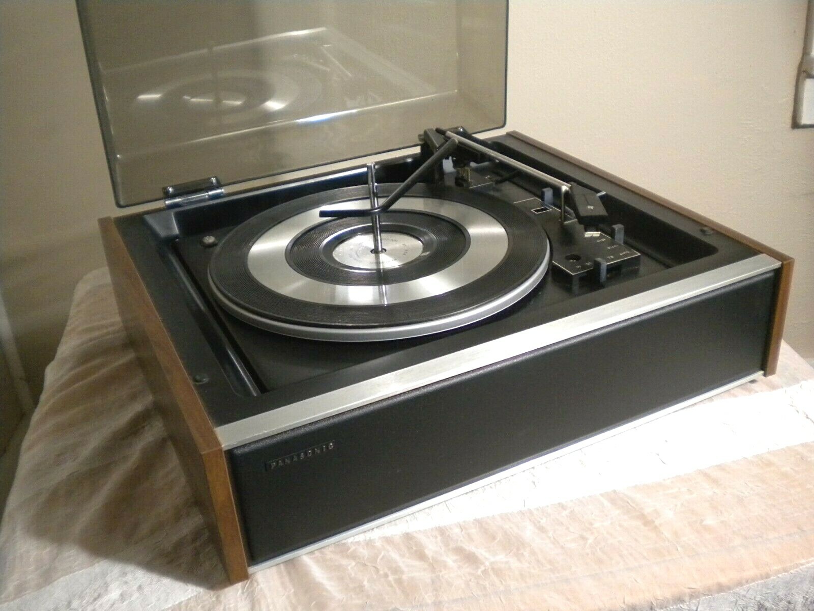 Vintage Panasonic Automatic Turntable - Works but Needs Service - See Video