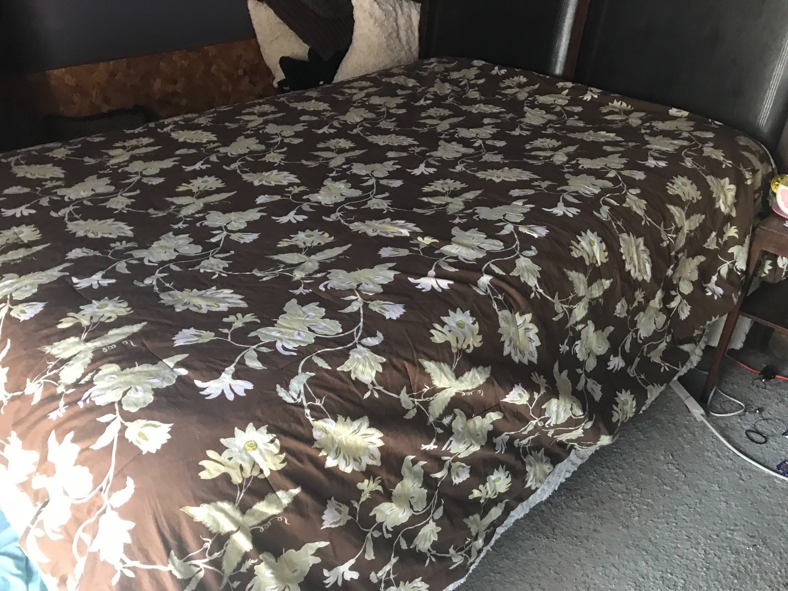 VTG Casual Home Brown Green Quilted Quilt 104x92 King Size Floral Fluffy Soft