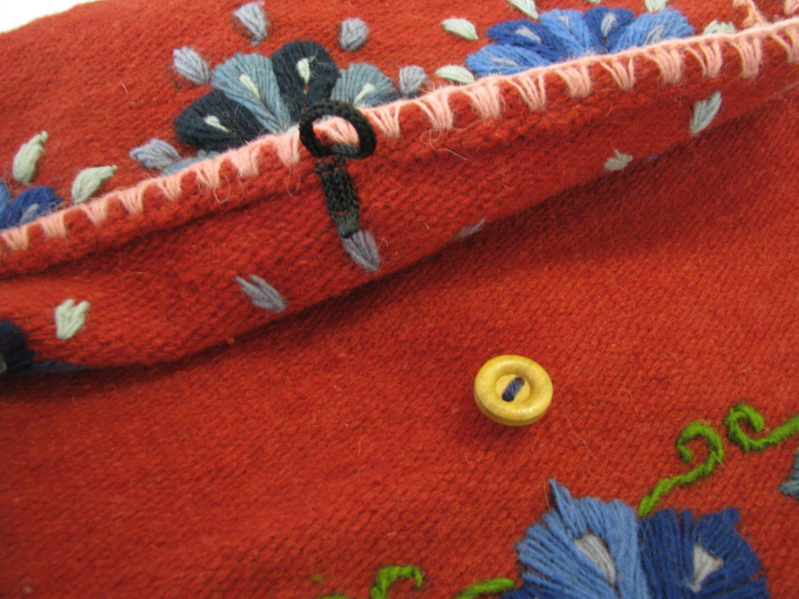 Vintage CROSSBODY MESSENGER FLAP Purse Bag EMBROIDERED HIPPIE BOHO FESTIVAL