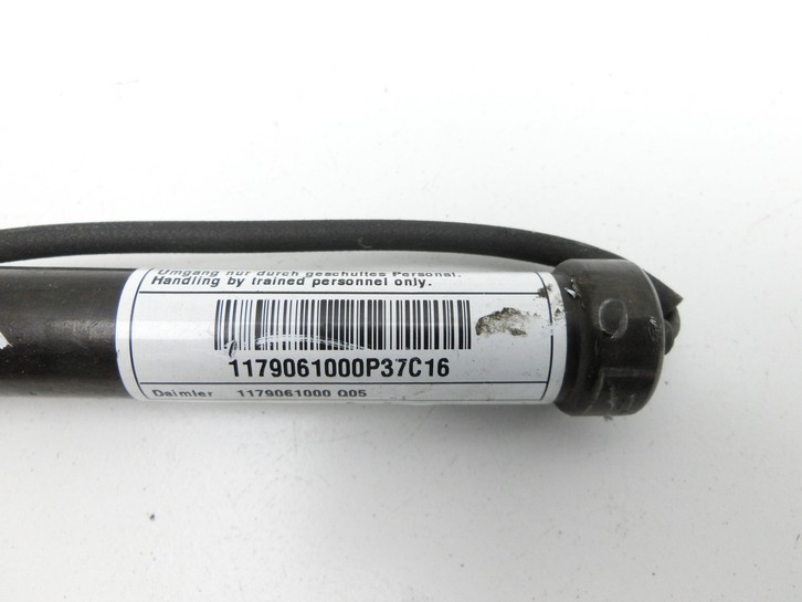 Mercedes W176 A180 15-18 5T Scharnier für Motorhaube Motorhaubenscharnier Rechts mit Passantenschutz Mercedes W176... Vorschau 3