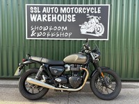 Triumph Bonneville Street Twin 900 2022 Full History only 2700 Miles