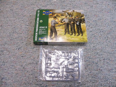 Revell 1/35 Box 2615 German Tank Crew 1941/42