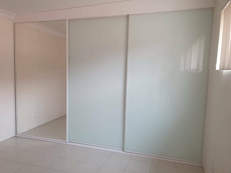 Built In Wardrobe Shelves Sliding Doors Mirror Clothing Rack