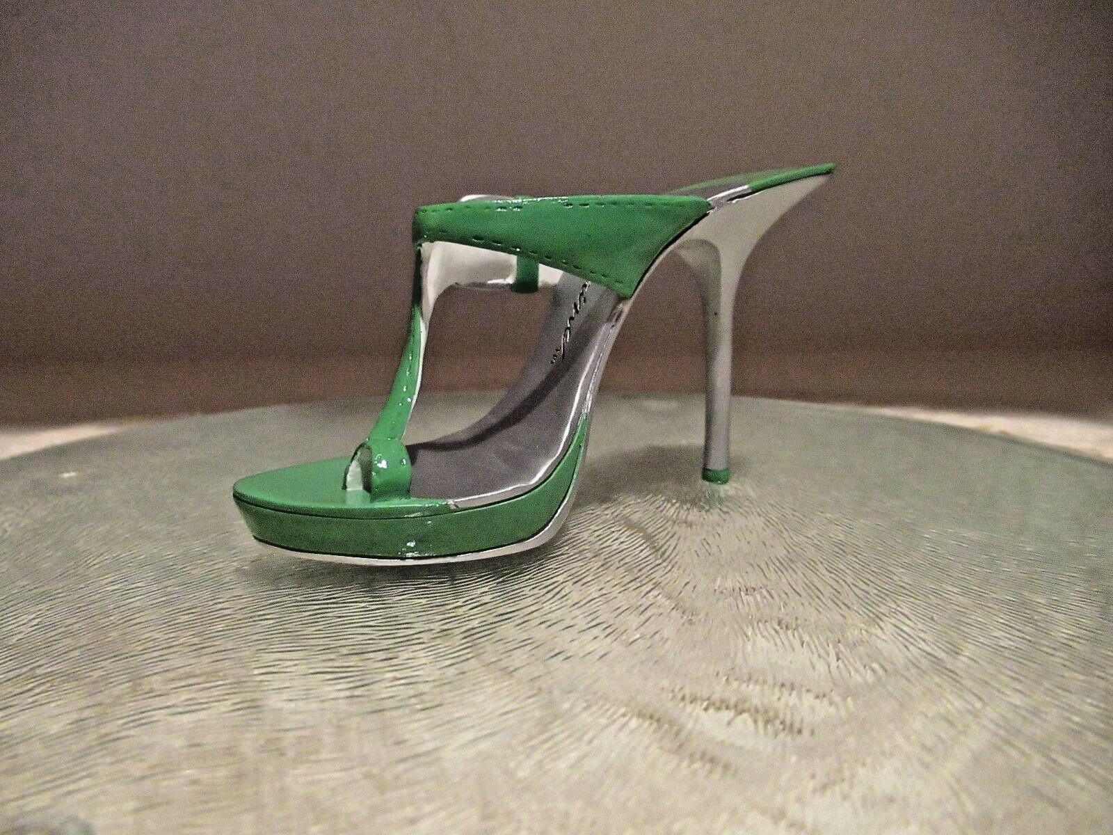 JTRS JUST THE RIGHT SHOE  # J120113.  HIP.  2012.  Miniature shoe.