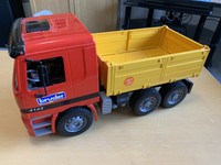 bruder actros