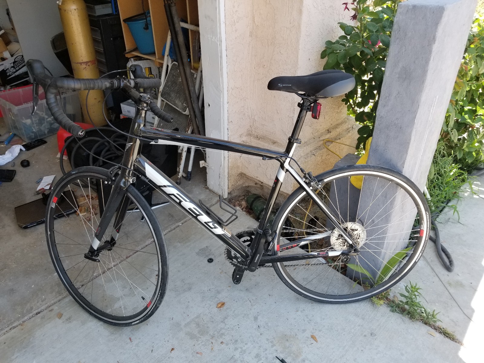 2016 Felt Roadbike- 50 Miles Carbon Front Fork