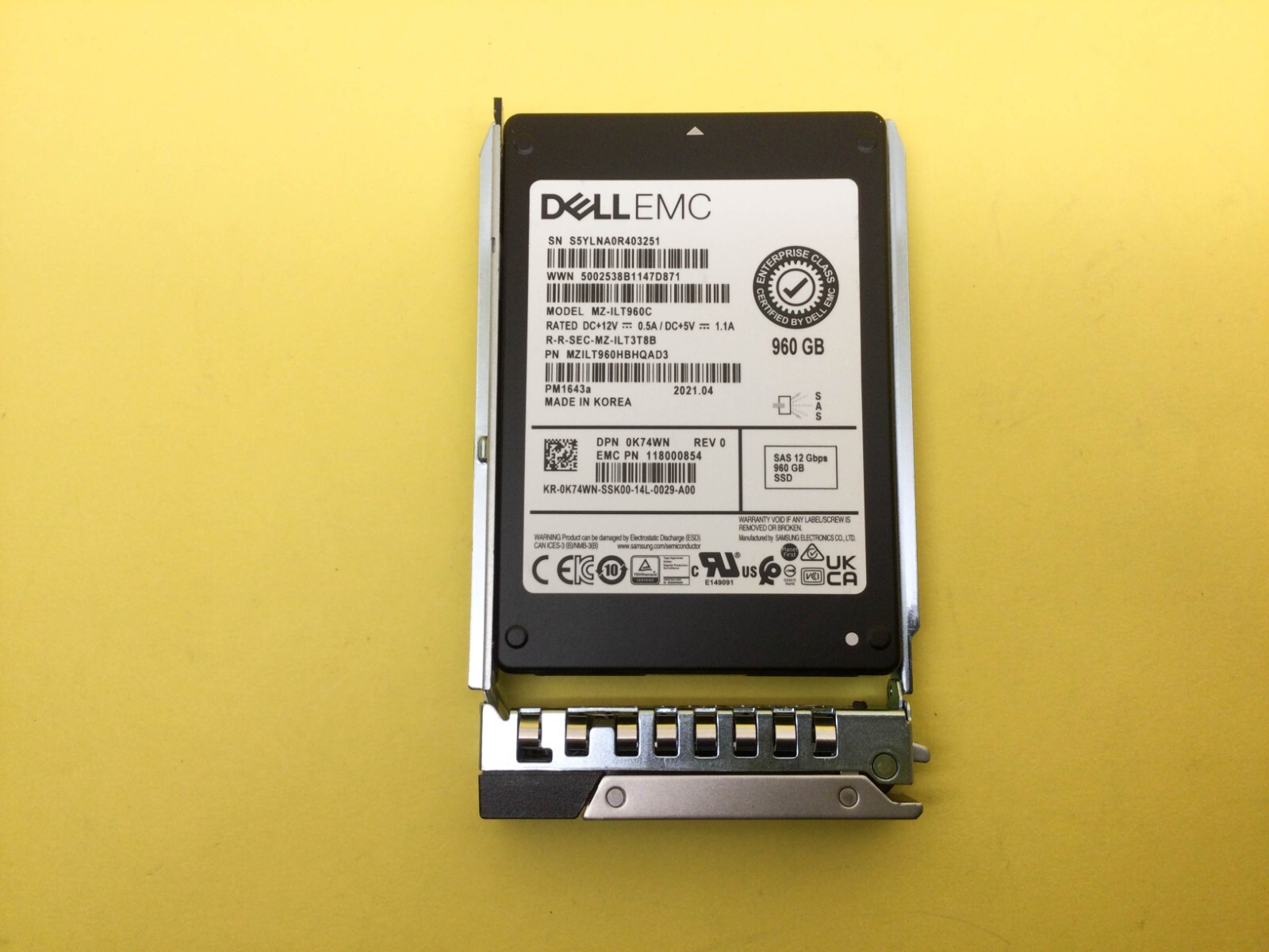 Dell純正 高耐久SSD 960GB 2.5 SAS マウンタ付き 定価36万 Dell純正 高耐久SSD 960GB 2.5 SAS マウンタ付き 定価36万