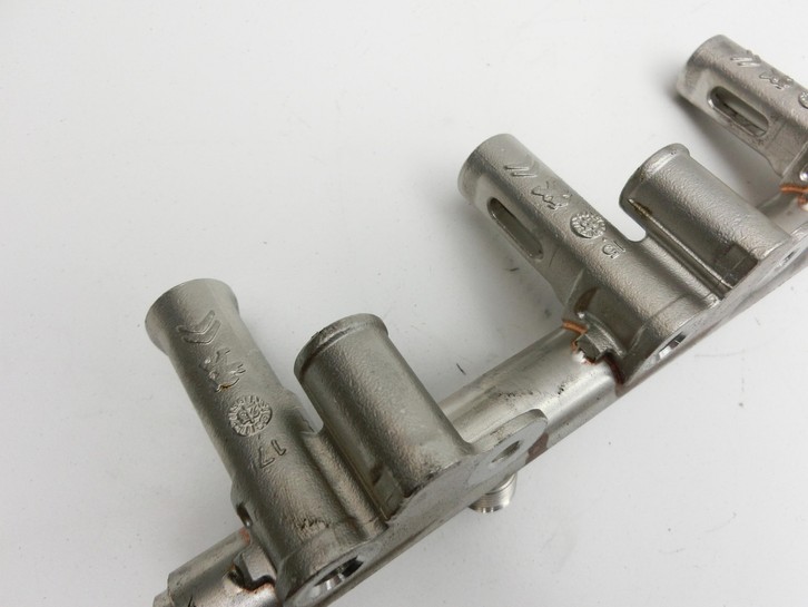 Citroen C4 III 20-24 1,2 74KW Verteilerrohr für Hochdruck Verteiler Citroen C4 III 20-24 26.09.2024 2172245533... Vorschau 5
