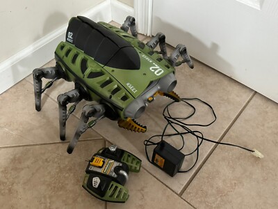 Mattel Tyco RC Green Insect NSECT 02 Robotic Attack Creature with Remote Charger