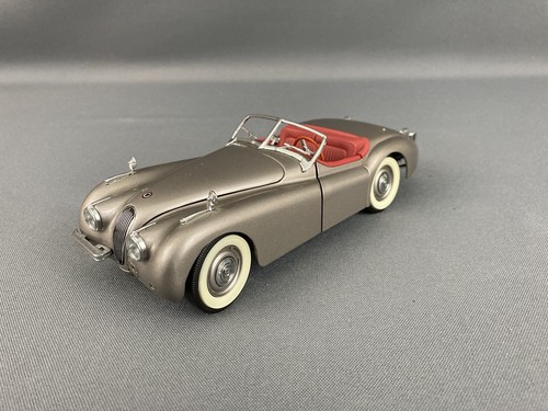 Danbury Mint 1949 Jaguar XK120 Convertible Silver Gray 1/24