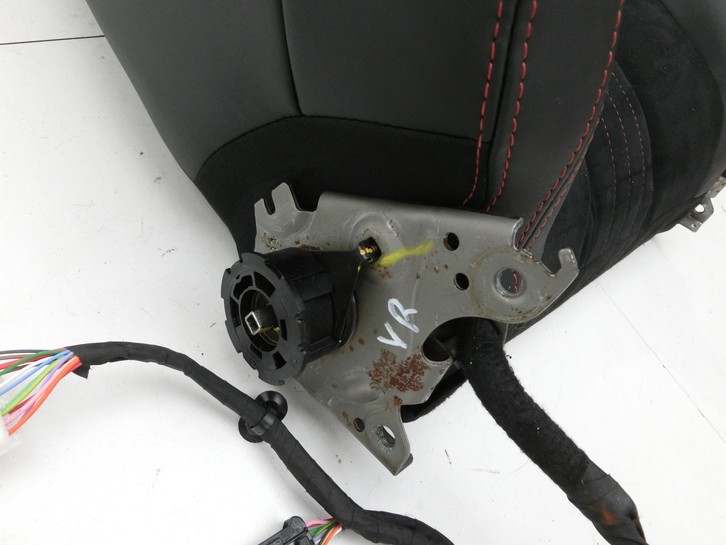 Peugeot 308 II 17-21 Lim Sitzpolster für Beifahrersitz Rechts Vorne SRS rote Naht Peugeot 308 II 17-21 06.04.2021... Vorschau 4