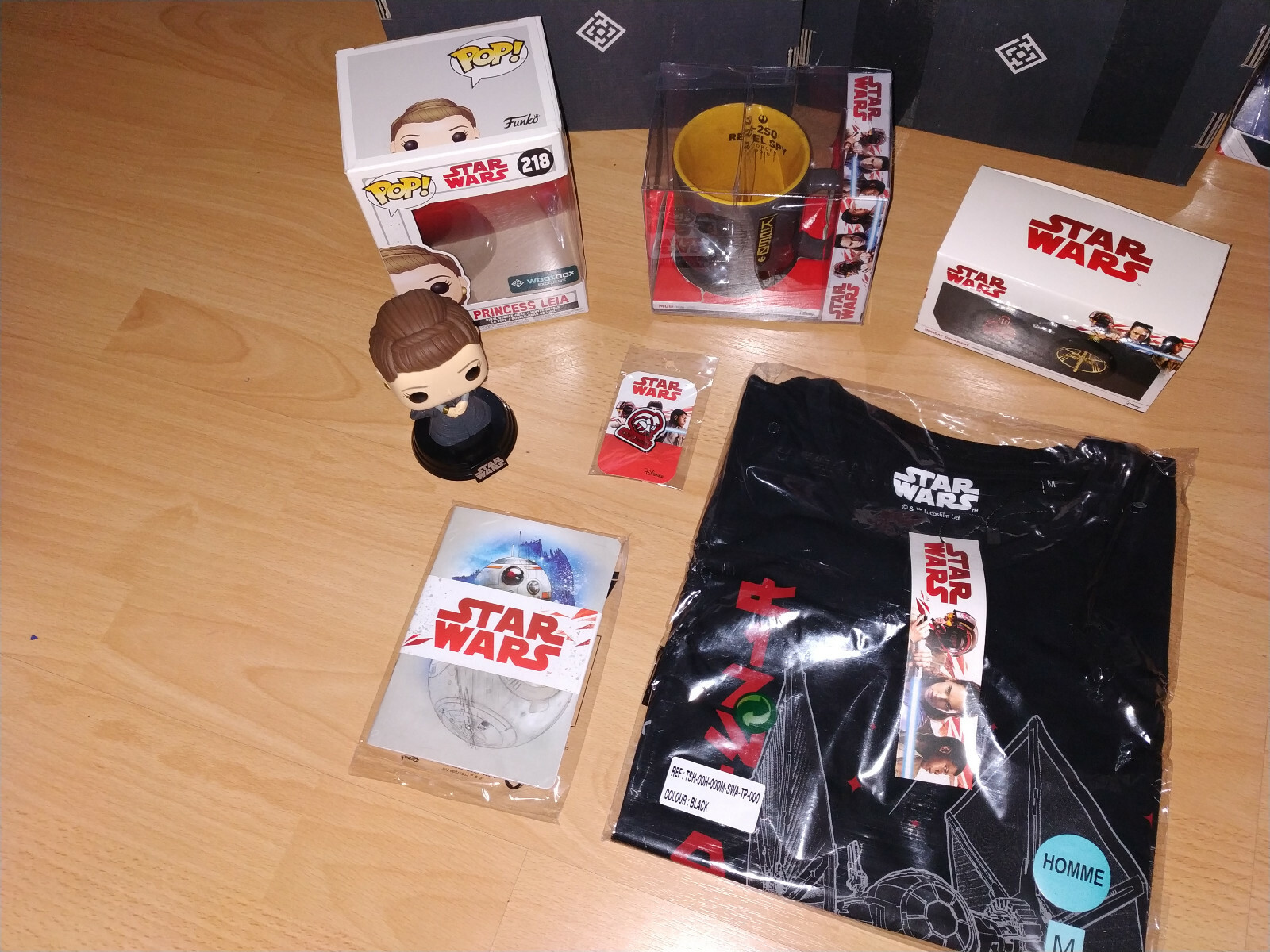 Star Wars Merchandise Box (T-Shirt, Funko Pop Figur, Tasse, Notizbuch...) *Neu*