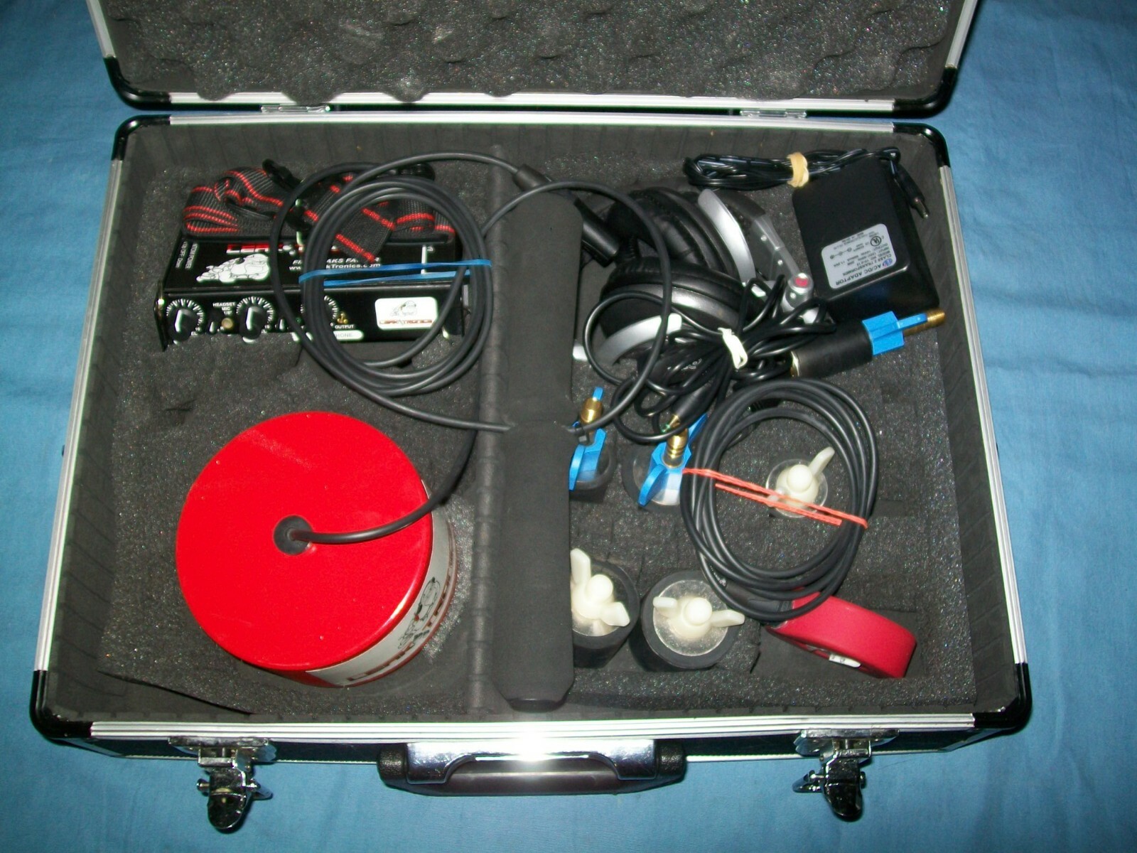 Leaktronics Plumbers Leak Detection Kit Equipment EAR Headphones Amplifier MINT
