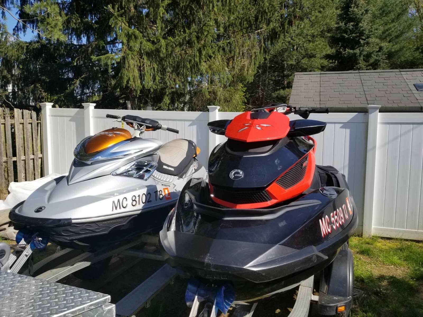 Sea-Doo JetSkis, RXT-X AS 260/2011, RXP-X 255/200/ with 2011 Triton Trailer