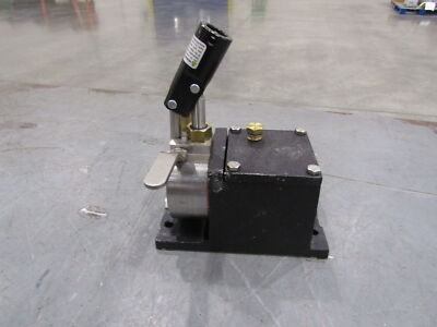 Betts Hydraulic Hand Pump HP46982ALSL 300Psi Vertical or Horizontal Mount