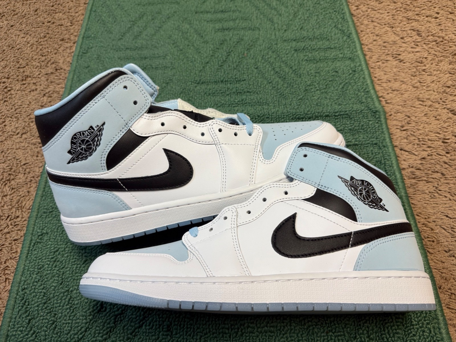 靴 NIKE AIR JORDAN 1 MID ICE BLUE 23cm Nike Air Jordan 1 Mid Ice Blue Black White UNC Shoes 555112