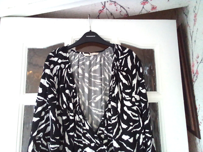 Woman Black White Dress Size 18 eBay