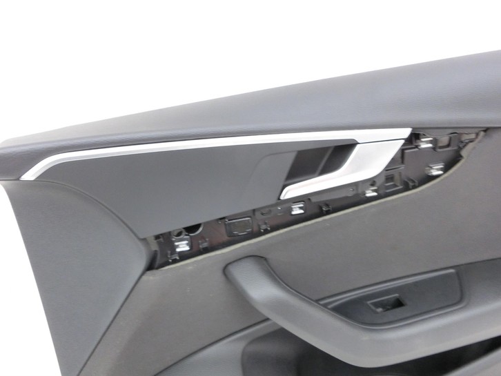 Audi A4 8W 19-24 Kombi Türverkleidung Türpappe Rechts Vorne Audi A4 8W 19-24 27.01.2020 8W0867104A 8W0867118 gebraucht Vorschau 2