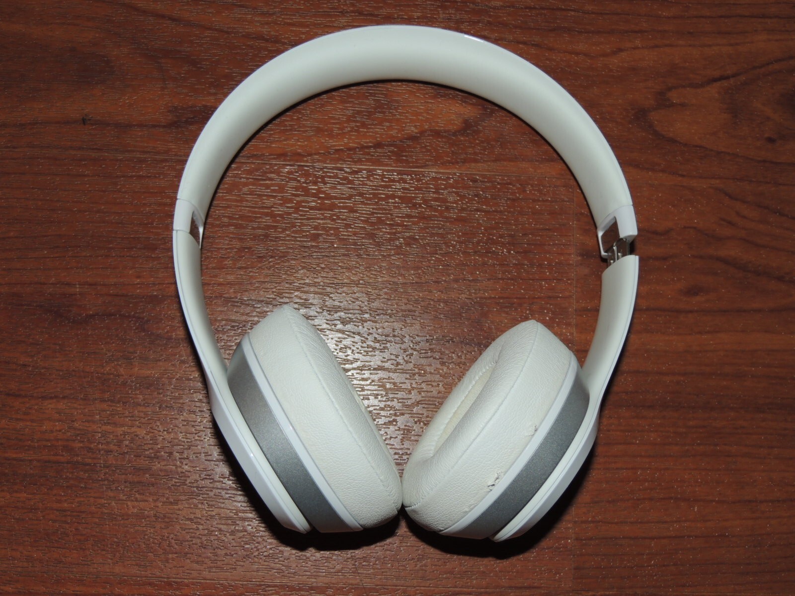 Beats Solo 2 ヘッドホン ホワイト $_57.JPG?set_id=880000500F