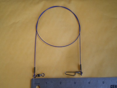 15 PCS. STAINLESS S. WIRE SPINNER LEADER 18'' 100 LBS TEST W/COASTLOCK SNAP/BLUE