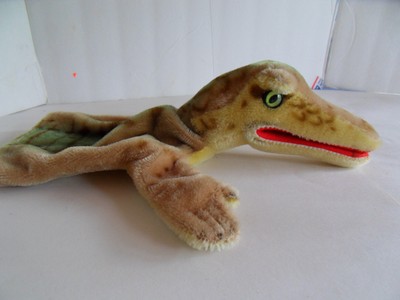 Steiff alligator croodile hand puppet mohair w button flag stuffed animal 2241