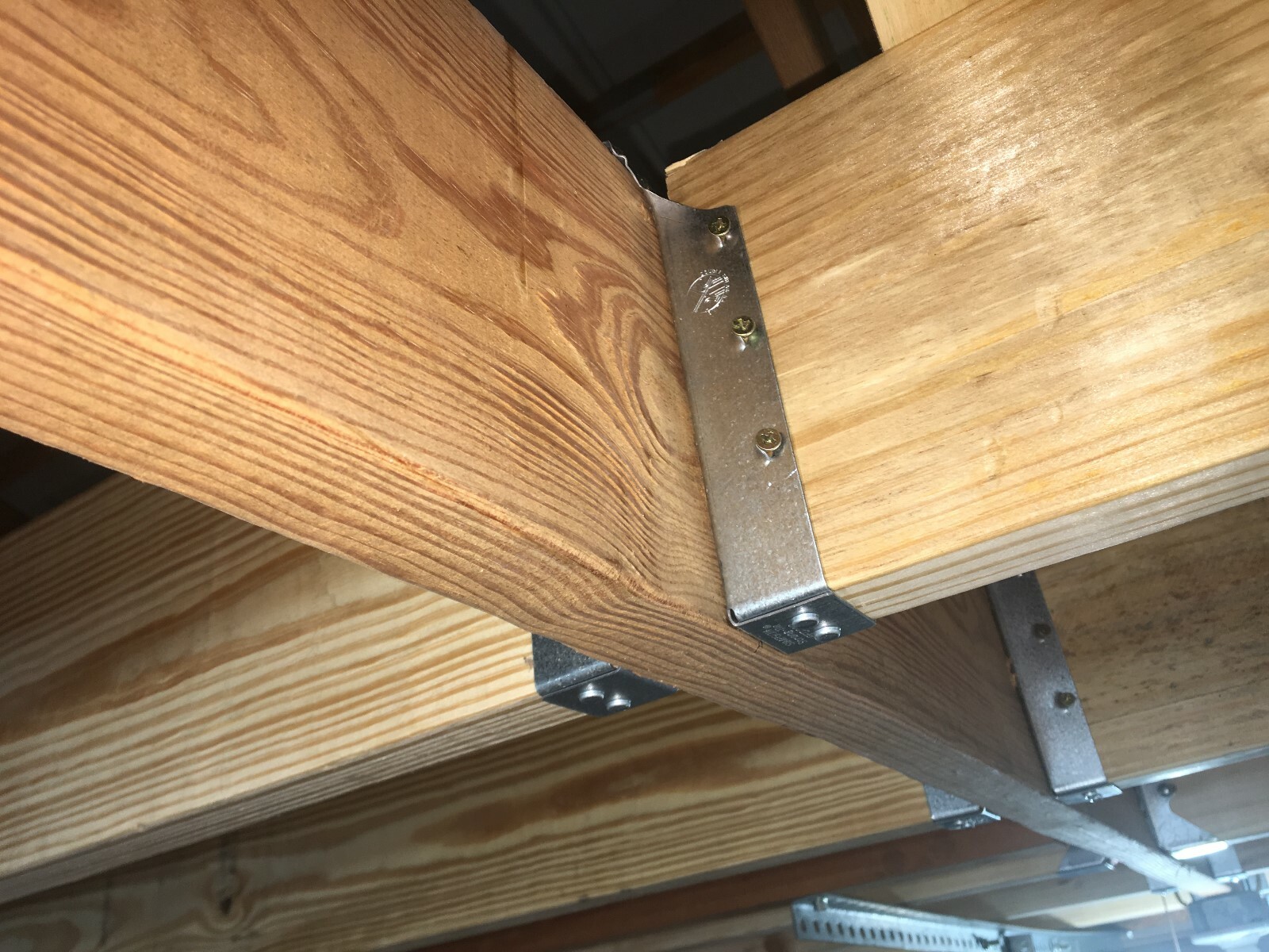 PAIR OF SIMPSON STRONG TIE 2X8 POST FRAME 20GA SADDLE JOIST HANGERS PFD28B 2EACH