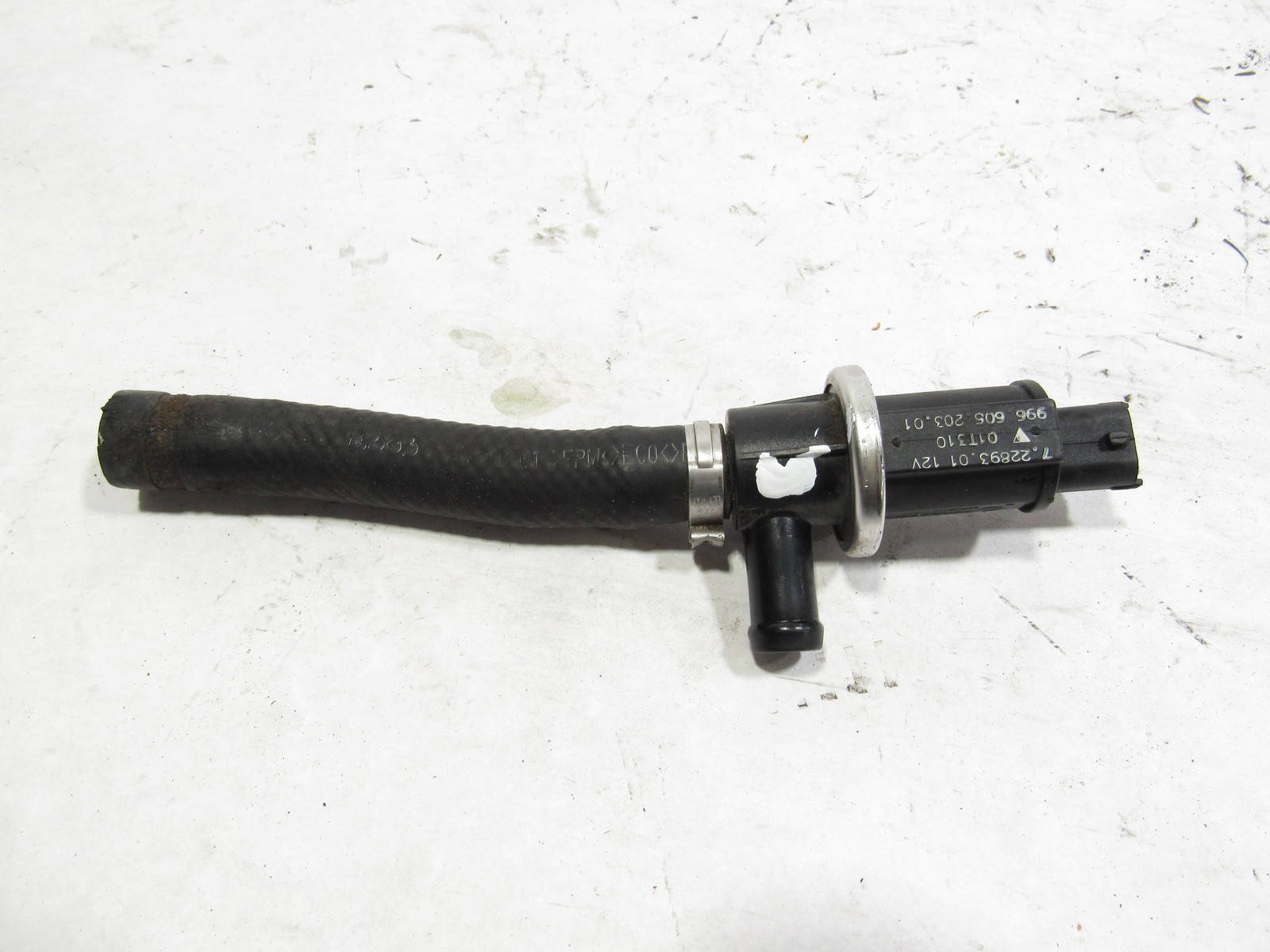 00-04 Porsche Boxster 2002 Fuel Vapor Canister Hose Pipe Smog Air Valve ;