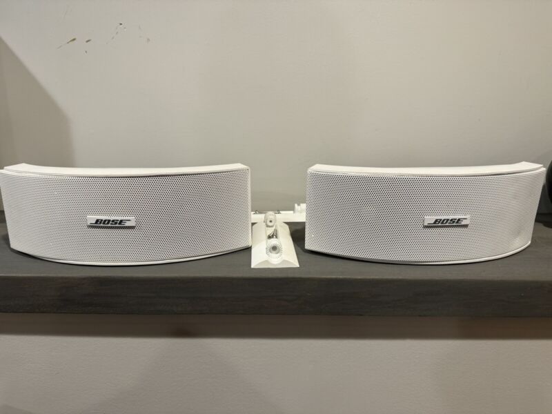 BOSE 151 SE White Environmental Outdoor Speakers Pair, With Brackets