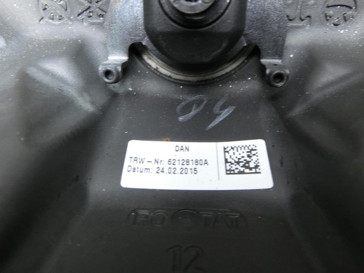 VW Polo V 6R 14-17 Lederlenkrad 3-Speichen Lenkrad VW Polo V 6R 14-17 11.12.2014 62128150D 2C95809060 62128180A... Vorschau 3