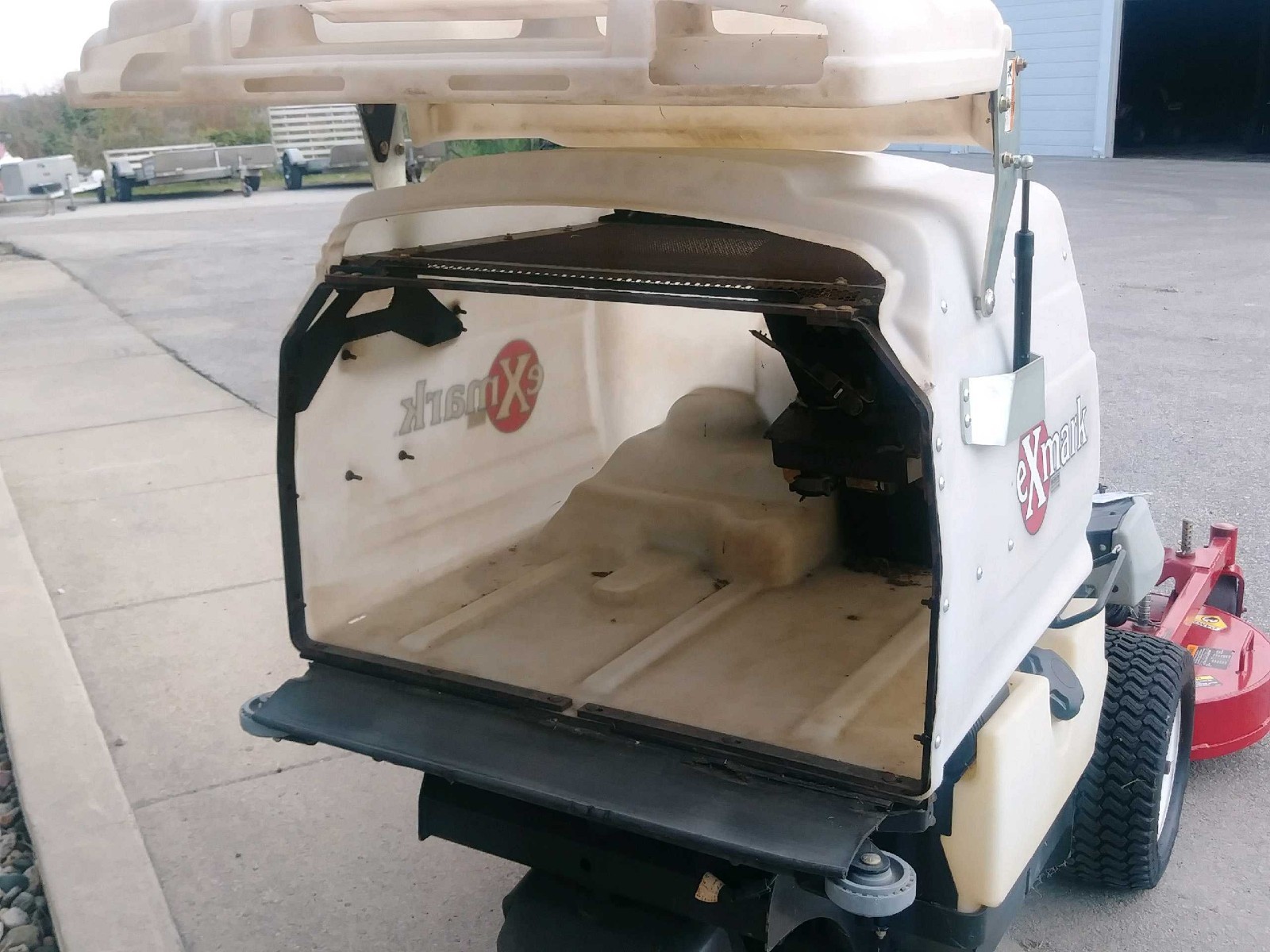 EXMARK NAVIGATOR MOWER