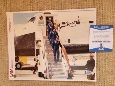 NORM THAGARD signed NASA purple ink back STS-30 CREW LANDING WALKOUT BECKETT