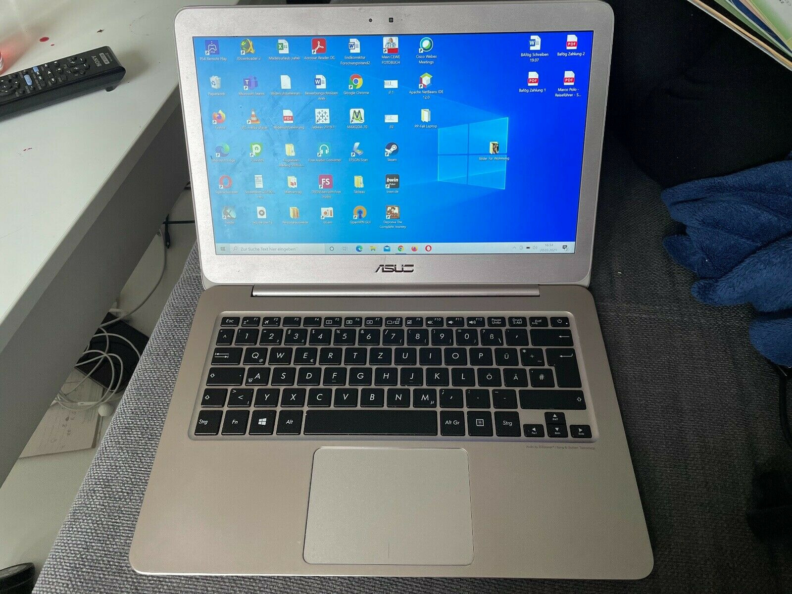 ASUS Ultrabook UX305f    1,2KG, 8GB RAM, Intel M5y10