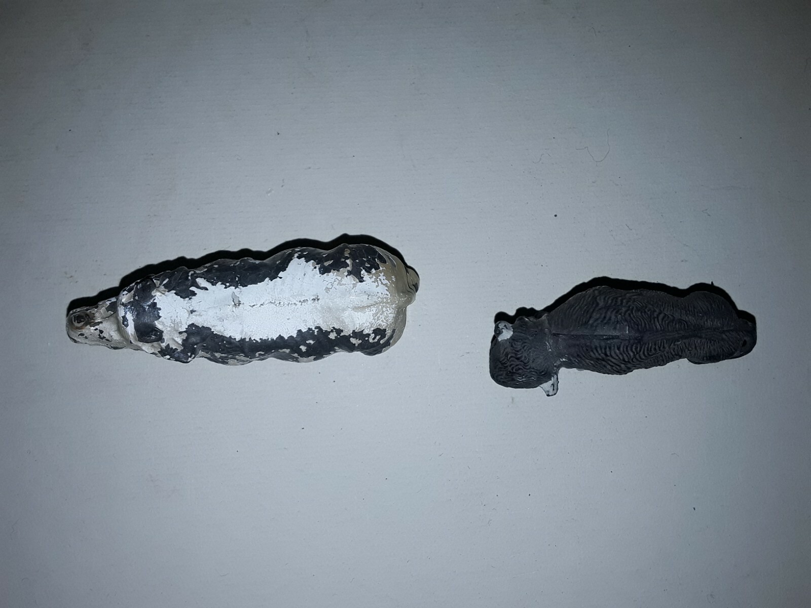 VINTAGE  LEAD TOY ZOO ANIMALS - RHINOCEROUS / RHINO  & BISON / BUFFALO