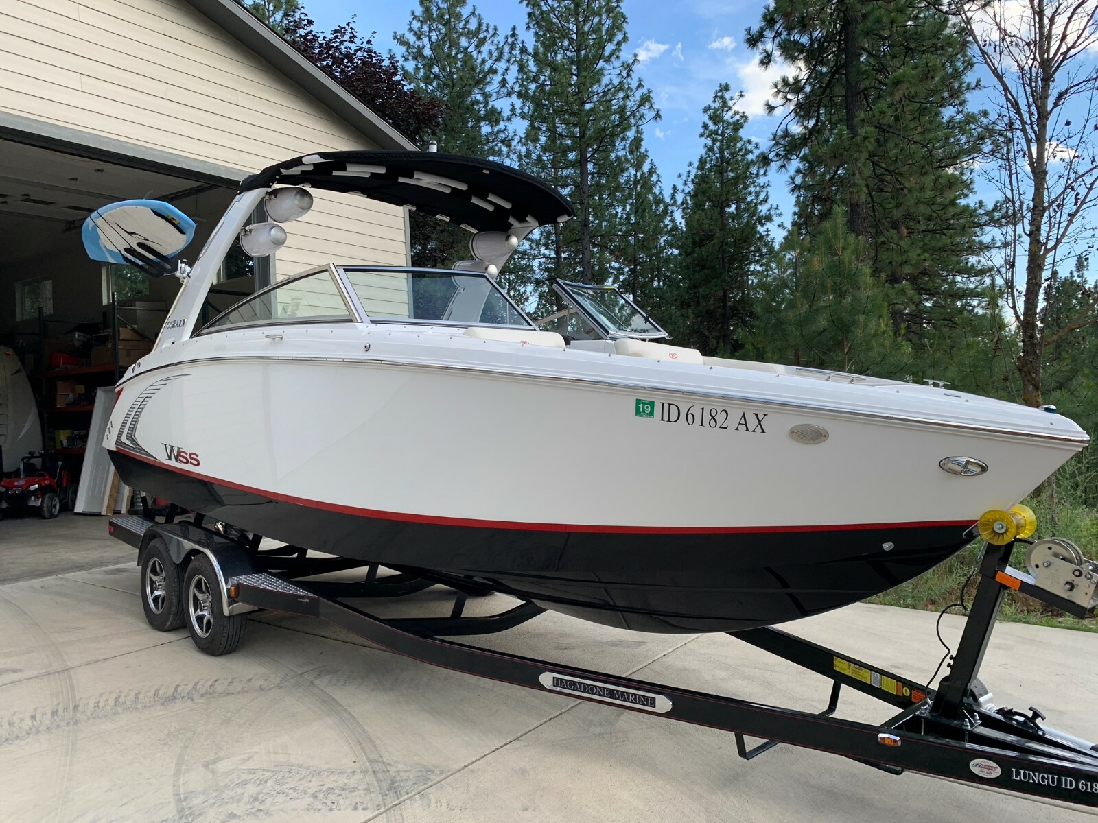 2018 Cobalt R5 Surf WSS Boat w/ Trailer Included Clean Title 30 Hours