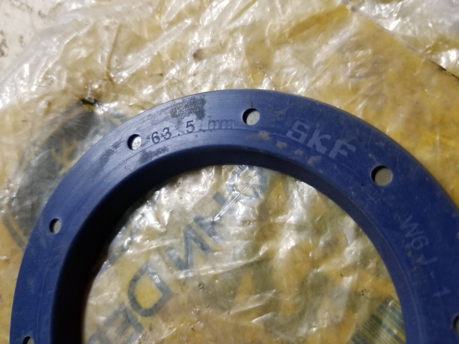 JOHN DEERE T157029 SEAL INTERNAL OIL SEAL - Picture 2 of 4