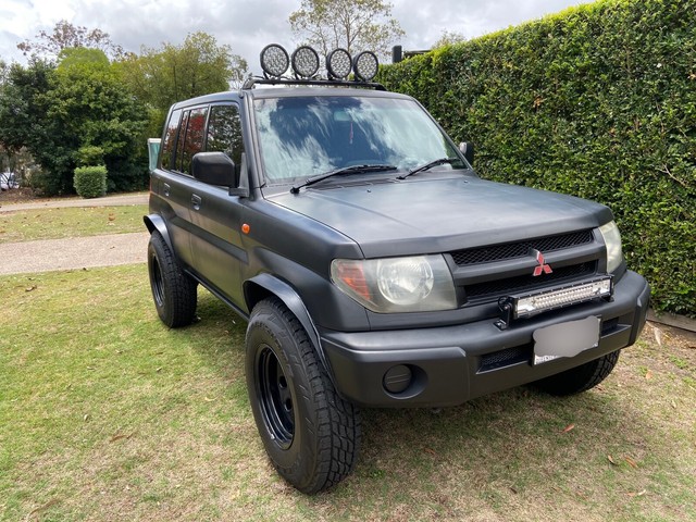 Mitsubishi pajero io 1999
