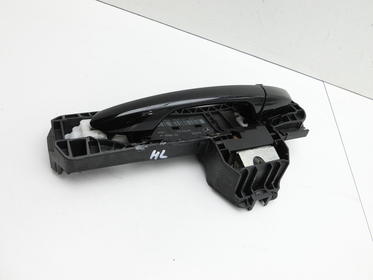 Mercedes W176 A180 15-18 5T Türgriff Griff aussen Links Hinten Mercedes W176 A180 15-18 19.10.2016 A2047602134 gebraucht Vorschau 2