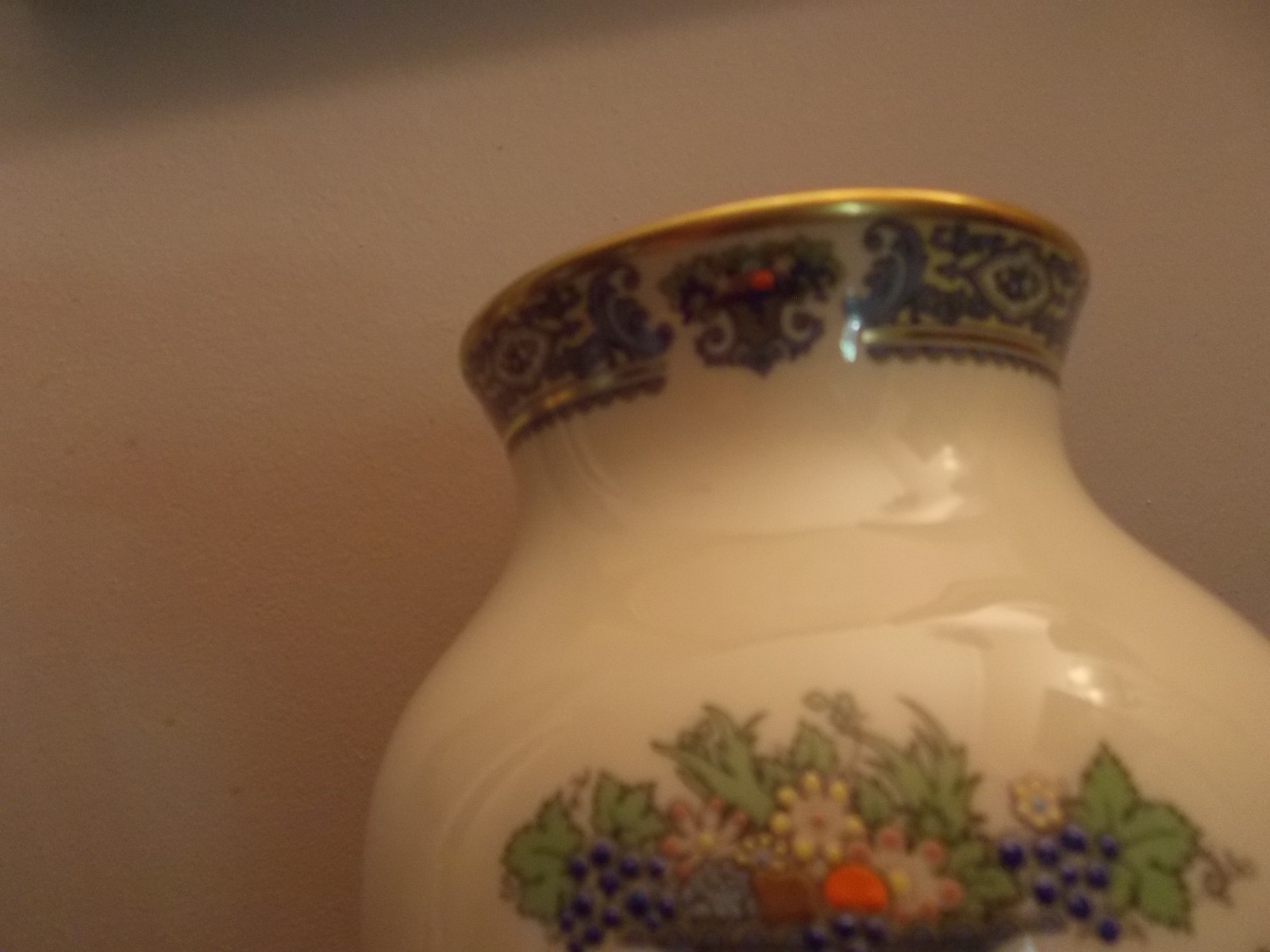 Lenox AUTUMN Vase 8 inches tall  Excellent  CONDITION