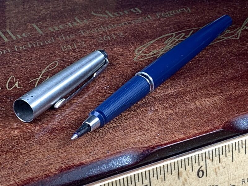 1960 PARKER ROLLER BALL POINT PEN, NICE CONDITION New Ink Cartridge WRITES WELL