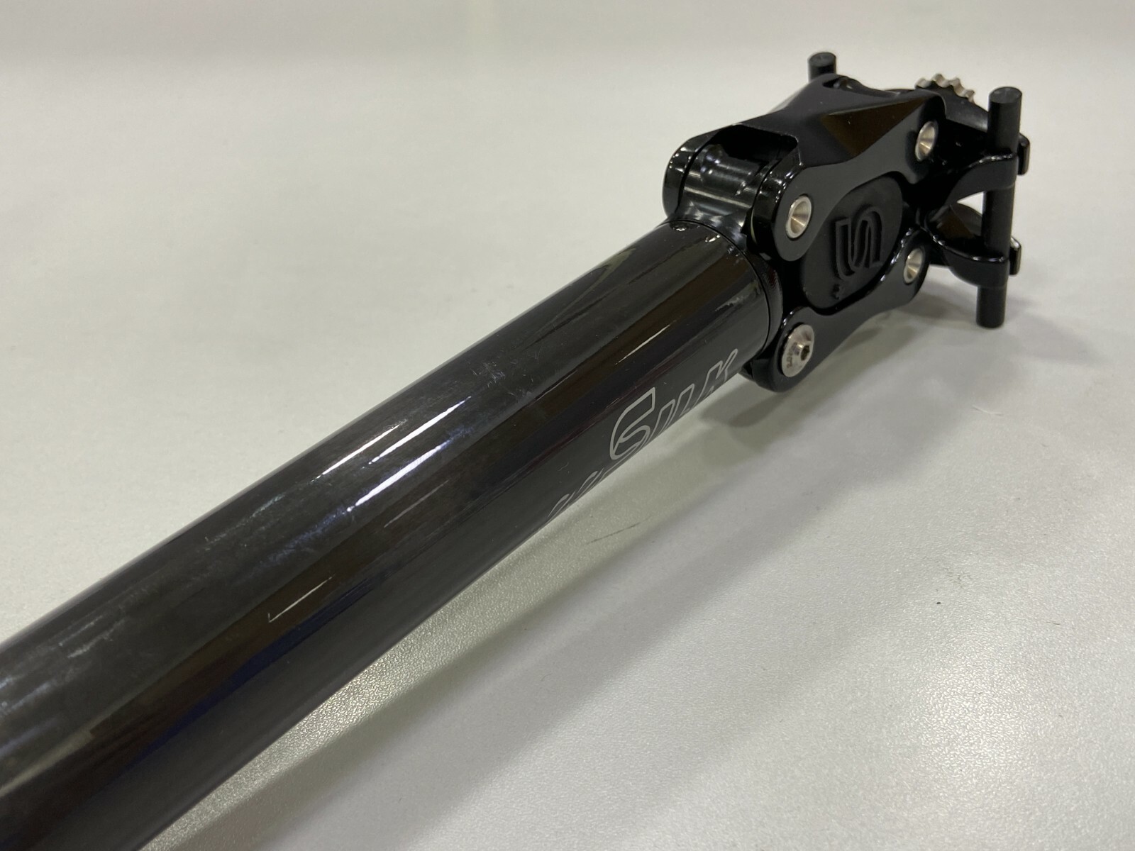 Cane Creek eeSilk+ Carbon 35mm Travel 31.6x362mm Suspension Seatpost (Black) Cane Creek eeSilk+ Carbon 35mm Travel 31.6x362mm Suspension Seatpost (Black)