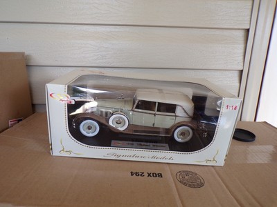 SIGNATURE MODELS 1:18 SCALE 1930 PACKARD BREWSTER 18103 IN BOX